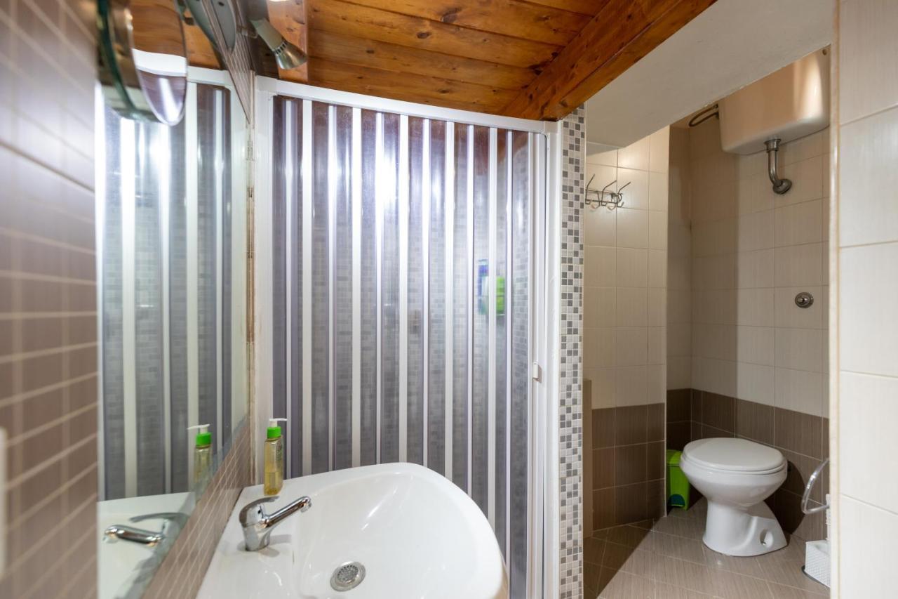 Apartment With Sea View With 2 Lifts Above Montesanto! Наполи Екстериор снимка