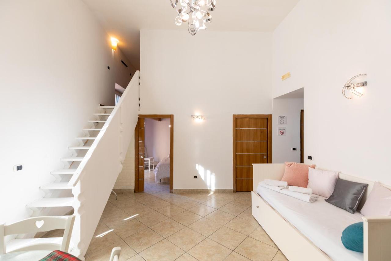 Apartment With Sea View With 2 Lifts Above Montesanto! Наполи Екстериор снимка