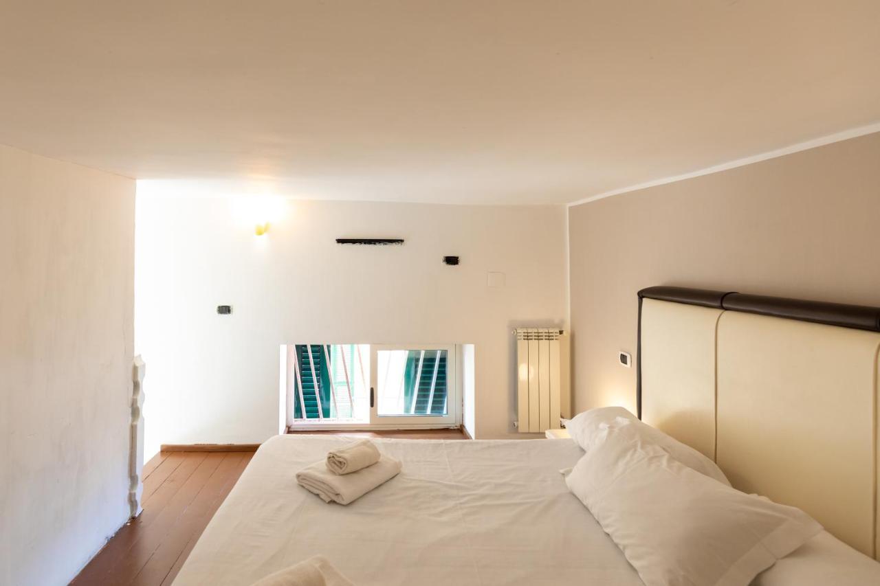 Apartment With Sea View With 2 Lifts Above Montesanto! Наполи Екстериор снимка
