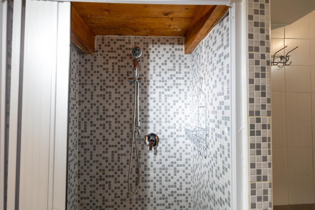 Apartment With Sea View With 2 Lifts Above Montesanto! Наполи Екстериор снимка