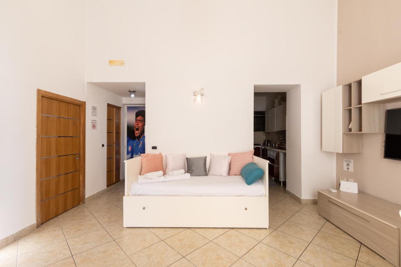 Apartment With Sea View With 2 Lifts Above Montesanto! Наполи Екстериор снимка