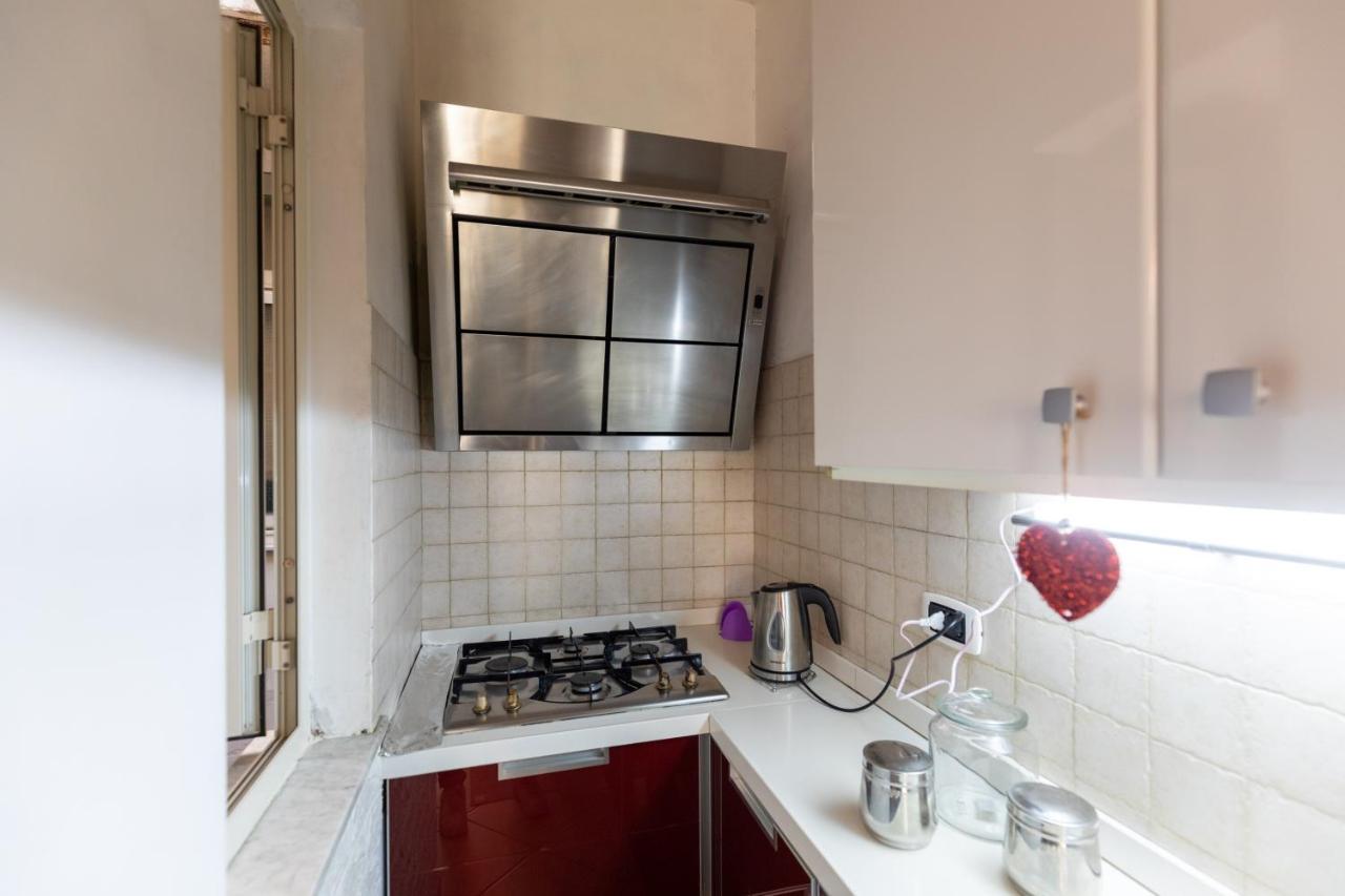 Apartment With Sea View With 2 Lifts Above Montesanto! Наполи Екстериор снимка