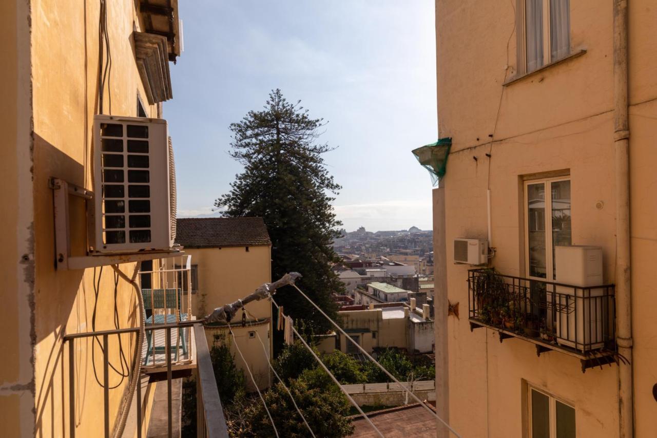 Apartment With Sea View With 2 Lifts Above Montesanto! Наполи Екстериор снимка